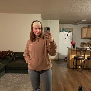 Women's Large Brown Nike Swearshirt